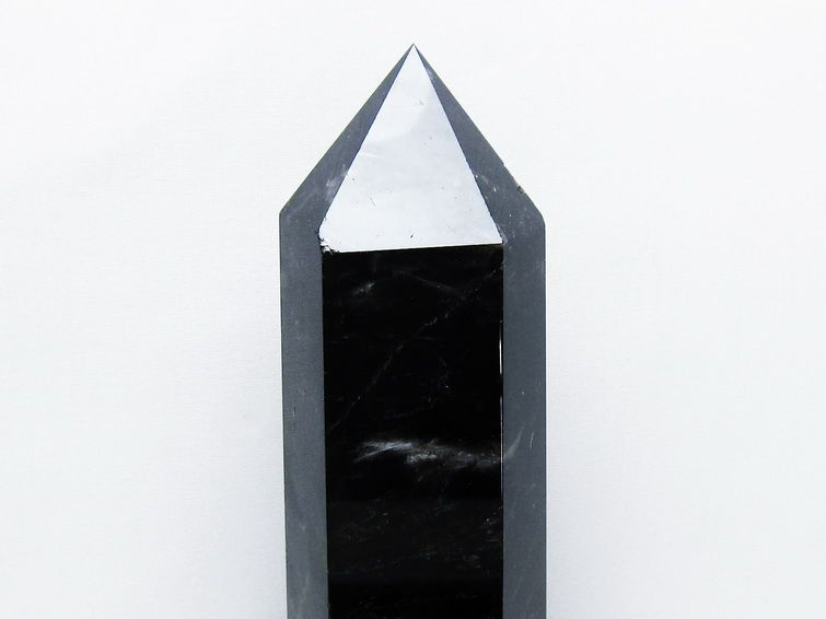 1.6Kg モリオン 黒水晶 六角柱 台座付属 一点物 152-4050