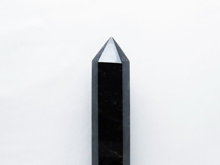 1.5Kg モリオン 黒水晶 六角柱 台座付属 一点物 152-4056