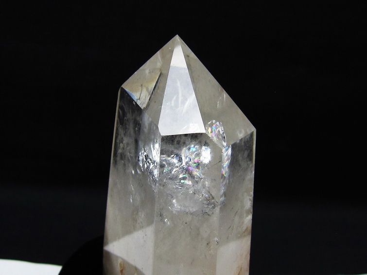 水晶 六角柱 虹入り 水晶 ポイント 台座付属 置物 原石 一点物 152-4483