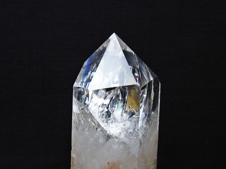 1.1Kg 水晶 六角柱 虹入り 水晶 ポイント 台座付属 置物 原石 一点物 152-4489