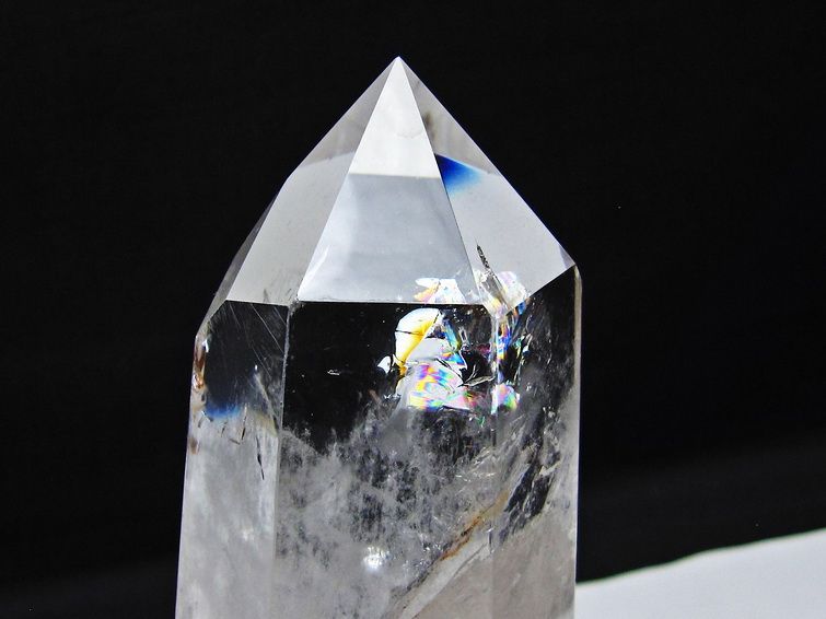 水晶 六角柱 虹入り 水晶 ポイント 台座付属 置物 原石 一点物 152-4496
