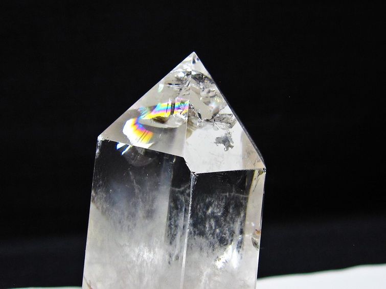 水晶 六角柱 虹入り 水晶 ポイント 台座付属 置物 原石 一点物 152-4497