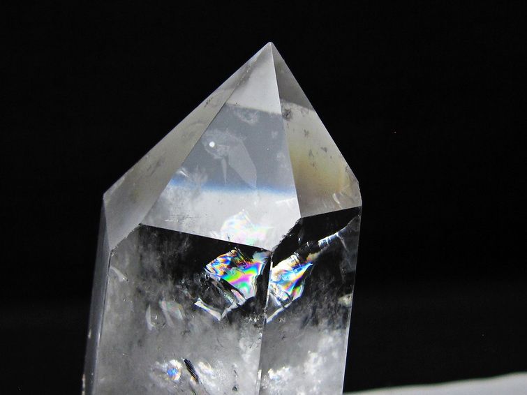 水晶 六角柱 虹入り 水晶 ポイント 台座付属 置物 原石 一点物 152-4510