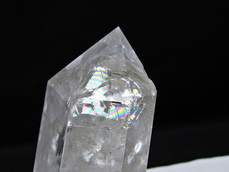 水晶 六角柱 虹入り 水晶 ポイント 台座付属 置物 原石 一点物 152-4512