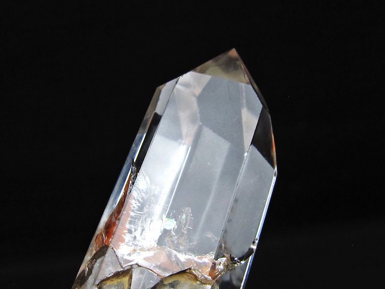水晶 六角柱 虹入り 水晶 ポイント 台座付属 置物 原石 一点物 152-4524