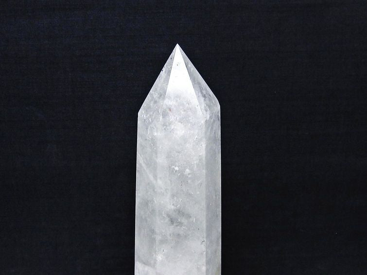 水晶 六角柱 水晶 ポイント 原石 置物 台座付属 一点物 152-4655