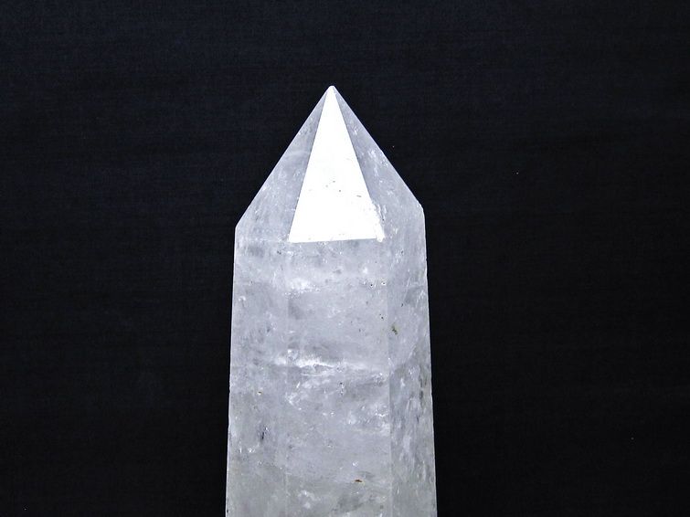 1.3Kg 水晶 六角柱 水晶 ポイント 原石 置物 台座付属 一点物 152-4737