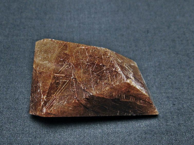 ルチルクォーツ入り 水晶 原石 ルチル 一点物 171-3686