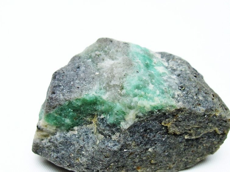 エメラルド 原石 一点物 171-5494