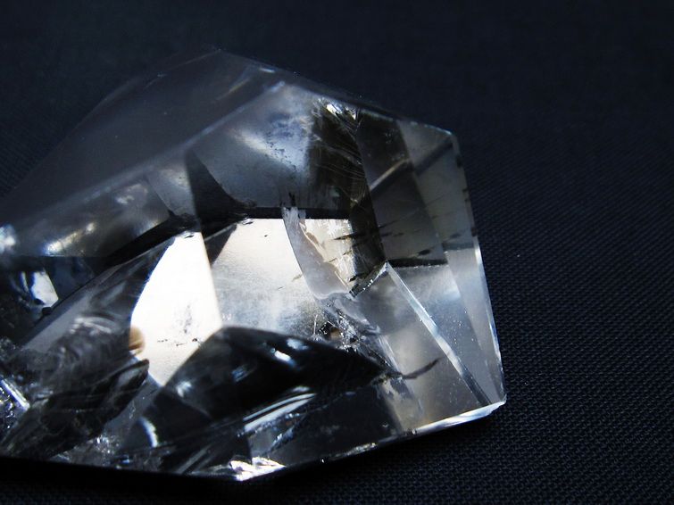 水晶 原石 虹入り 一点物 171-5997