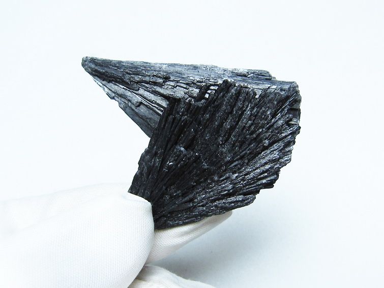 ブラック カイヤナイト 原石 一点物 171-7476