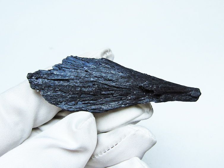 ブラック カイヤナイト 原石 一点物 171-7481