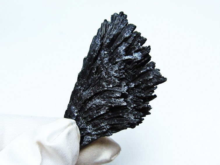 ブラック カイヤナイト 原石 一点物 171-7483