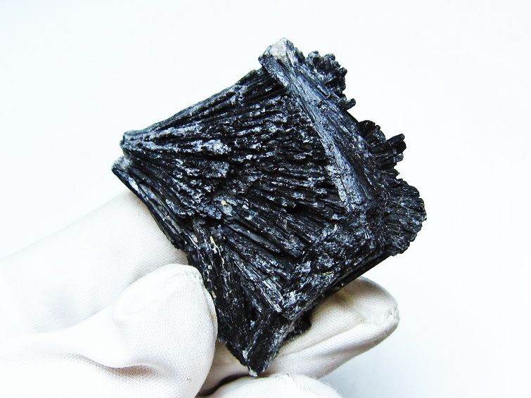 ブラック カイヤナイト 原石 一点物 171-7485