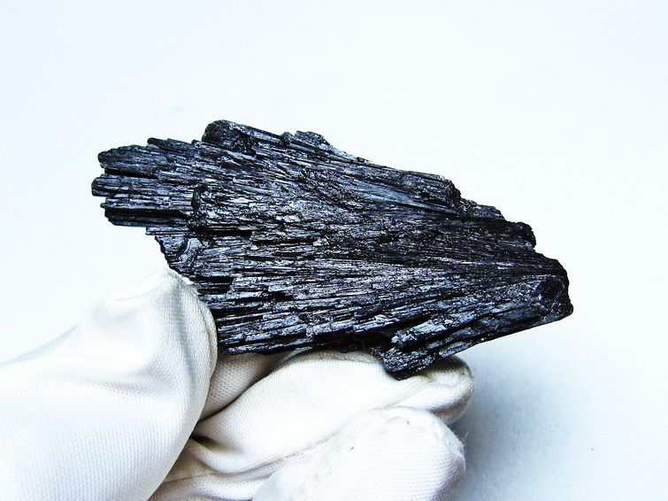 ブラック カイヤナイト 原石 一点物 171-7488