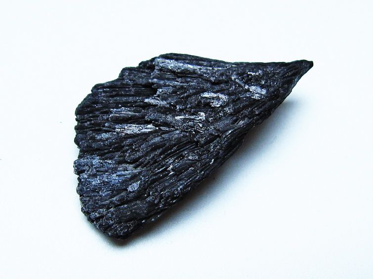 ブラック カイヤナイト 原石 一点物 171-7489