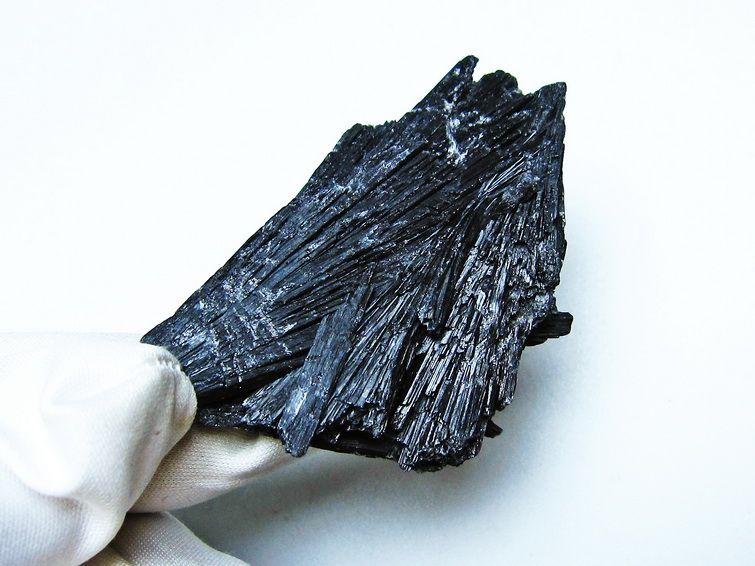 ブラック カイヤナイト 原石 一点物 171-7491
