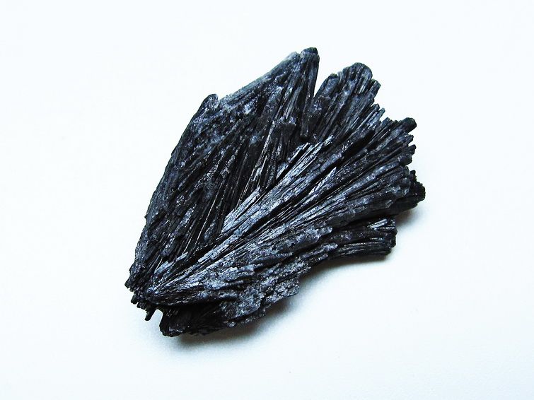 ブラック カイヤナイト 原石 一点物 171-7494