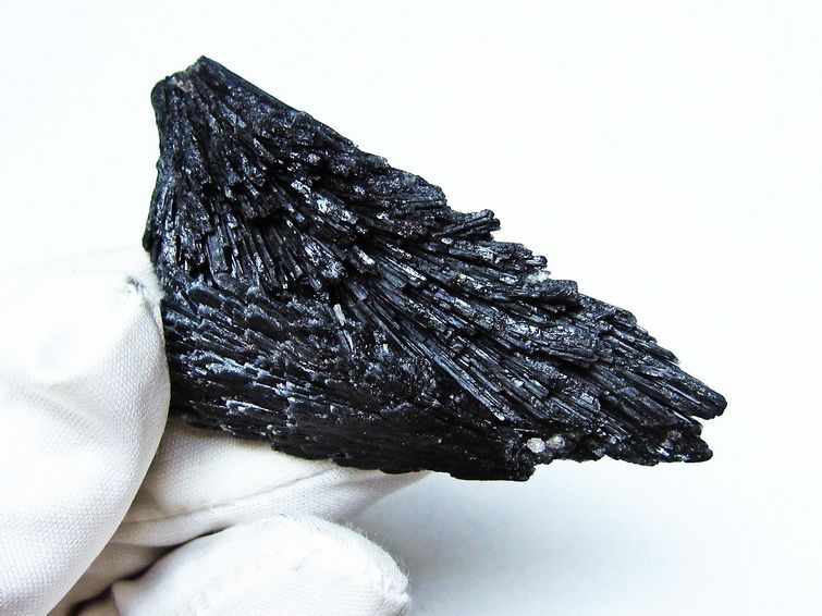 ブラック カイヤナイト 原石 一点物 171-7497
