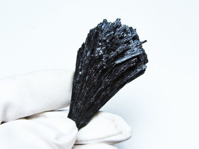 ブラック カイヤナイト 原石 一点物 171-7499