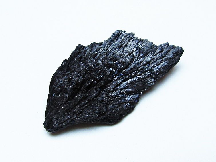 ブラック カイヤナイト 原石 一点物 171-7501