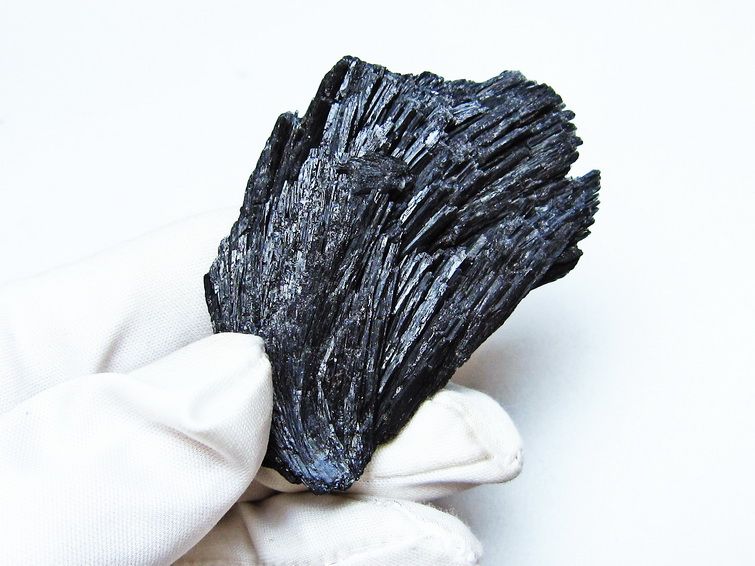ブラック カイヤナイト 原石 一点物 171-7506