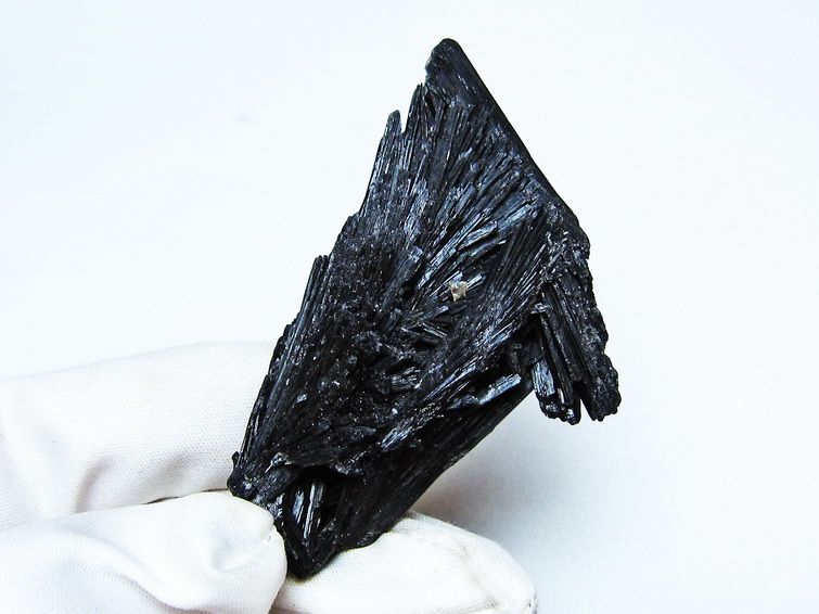 ブラック カイヤナイト 原石 一点物 171-7507