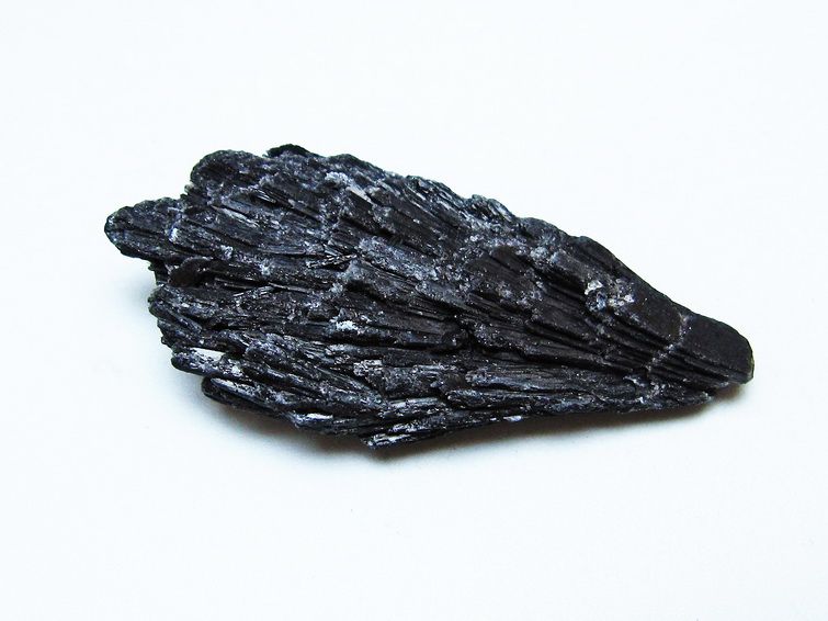 ブラック カイヤナイト 原石 一点物 171-7509