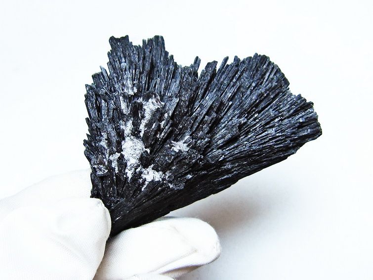 ブラック カイヤナイト 原石 一点物 171-7513