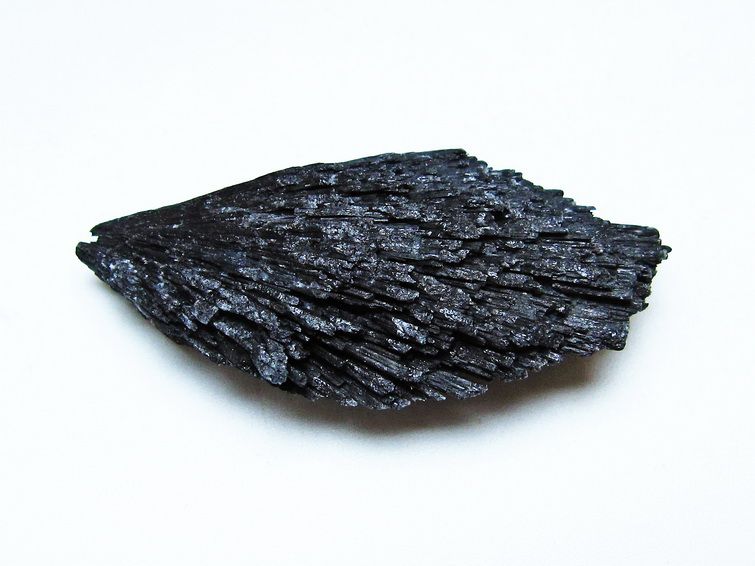 ブラック カイヤナイト 原石 一点物 171-7515