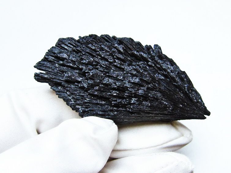 ブラック カイヤナイト 原石 一点物 171-7515