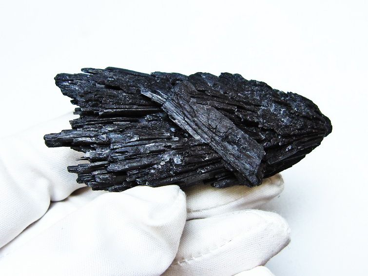 ブラック カイヤナイト 原石 一点物 171-7516