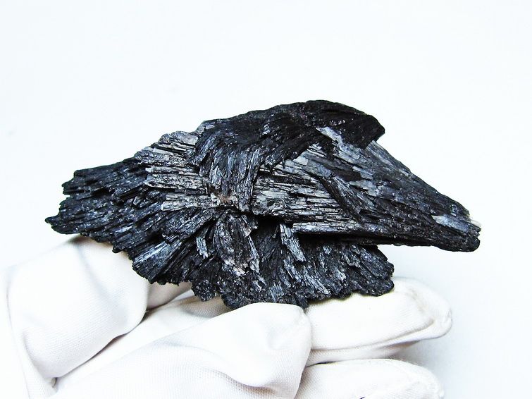 ブラック カイヤナイト 原石 一点物 171-7519