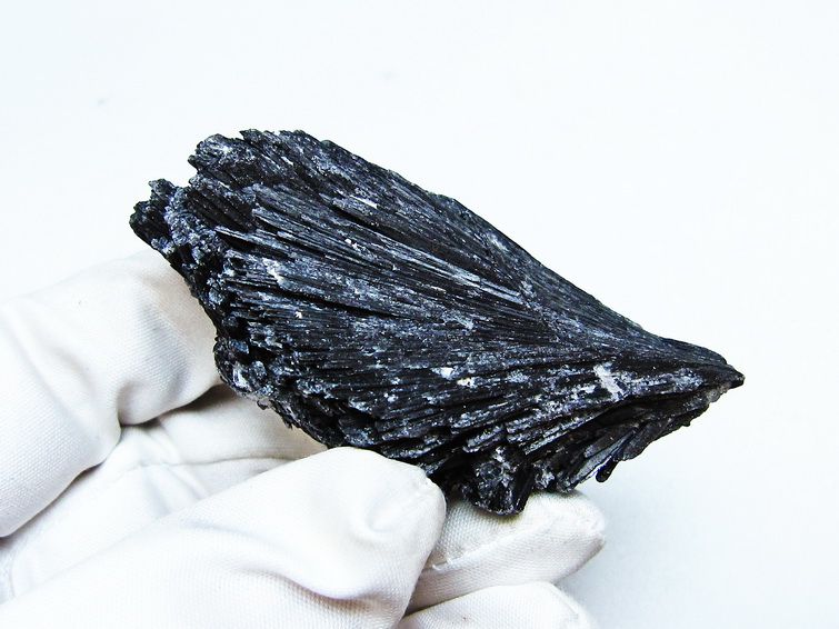 ブラック カイヤナイト 原石 一点物 171-7521