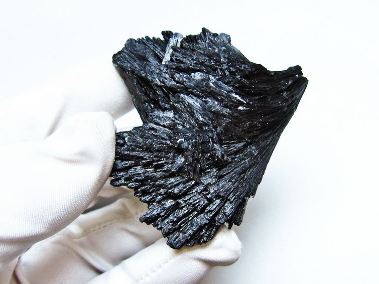 ブラック カイヤナイト 原石 一点物 171-7523