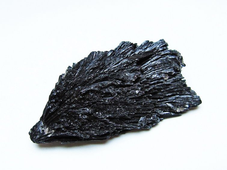 ブラック カイヤナイト 原石 一点物 171-7526