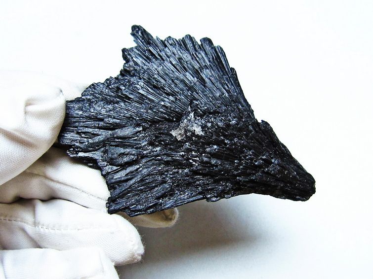 ブラック カイヤナイト 原石 一点物 171-7539