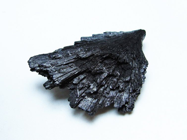 ブラック カイヤナイト 原石 一点物 171-7540