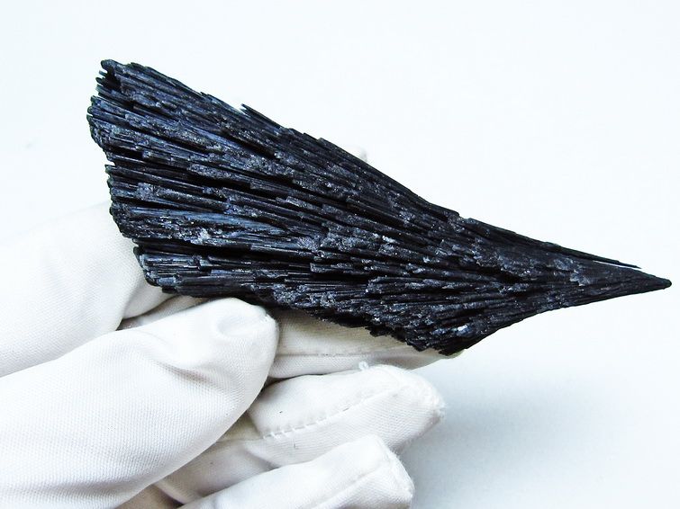 ブラック カイヤナイト 原石 一点物 171-7543