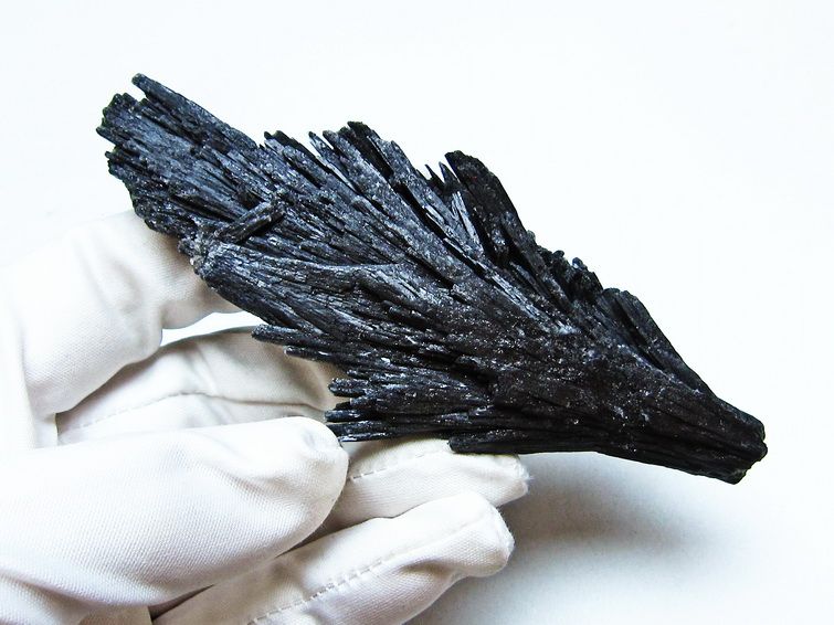 ブラック カイヤナイト 原石 一点物 171-7544
