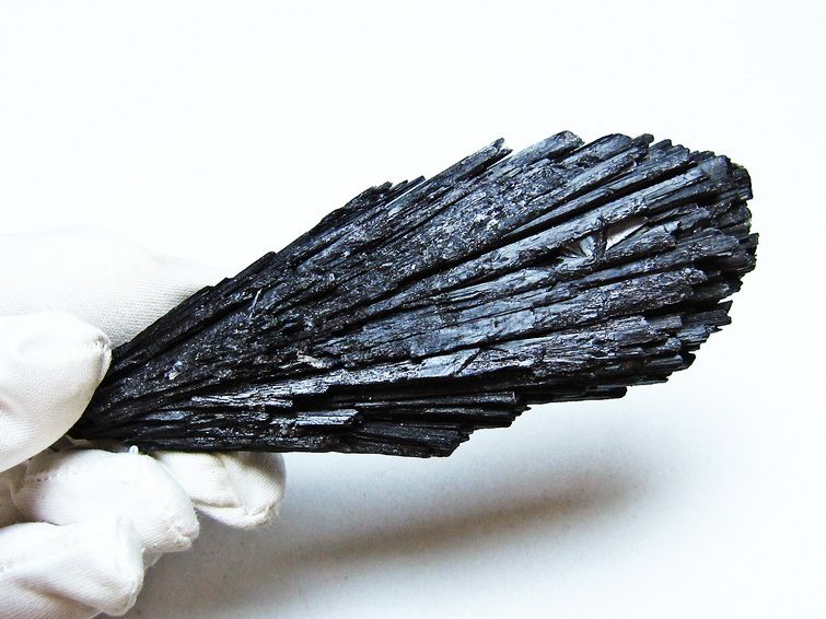 ブラック カイヤナイト 原石 一点物 171-7545