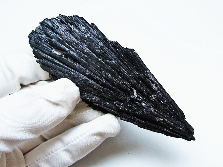 ブラック カイヤナイト 原石 一点物 171-7545