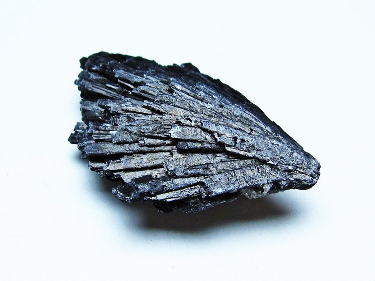 ブラック カイヤナイト 原石 一点物 171-7550