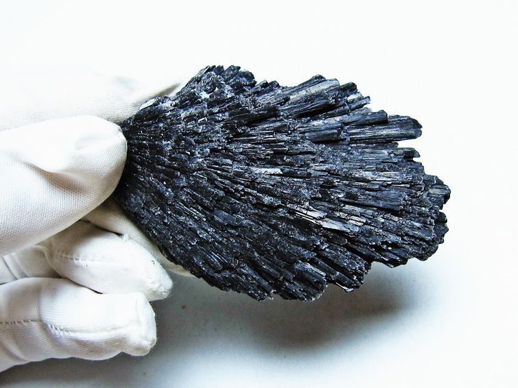 ブラック カイヤナイト 原石 一点物 171-7552