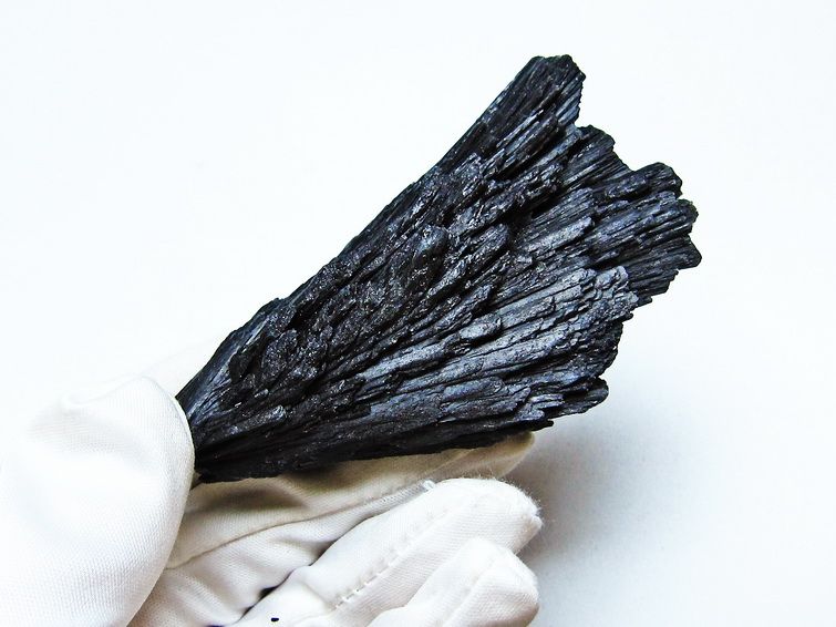ブラック カイヤナイト 原石 一点物 171-7556