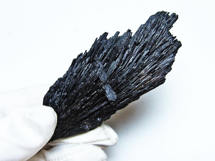 ブラック カイヤナイト 原石 一点物 171-7558