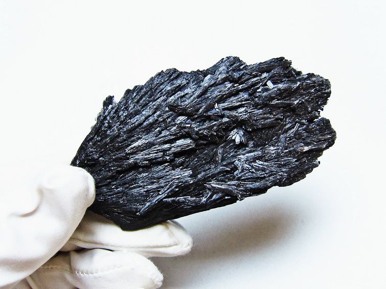 ブラック カイヤナイト 原石 一点物 171-7563