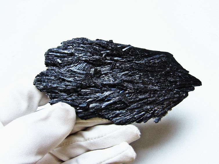ブラック カイヤナイト 原石 一点物 171-7563