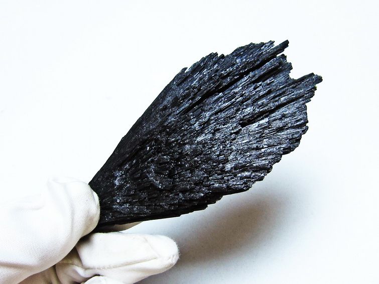 ブラック カイヤナイト 原石 一点物 171-7565
