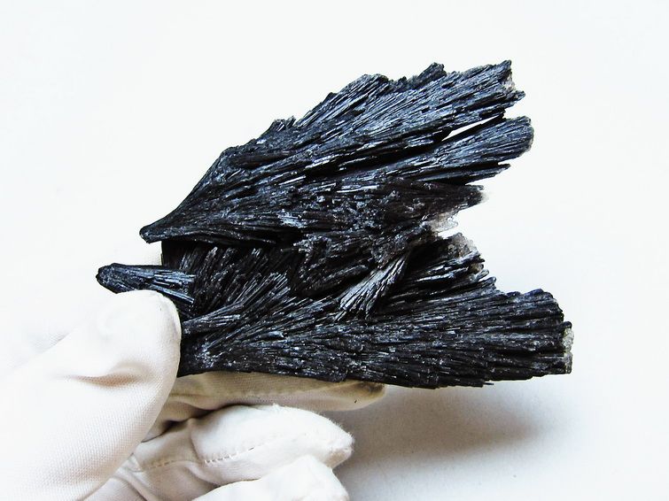 ブラック カイヤナイト 原石 一点物 171-7569